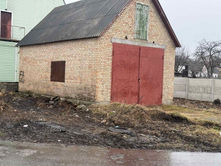 Продається гараж, в м. Сквира, з документами.