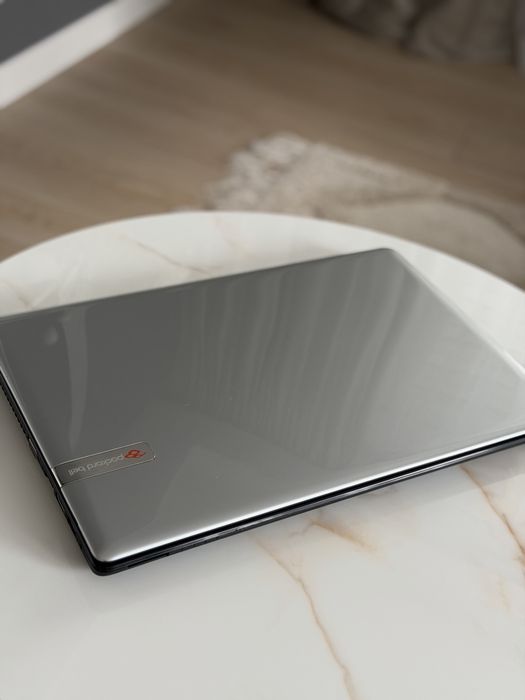 Laptop Packard Bell 17”