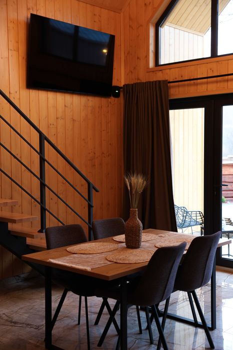 Сучасний котедж в мальовничому місці біля Східниці  Гори Карпати