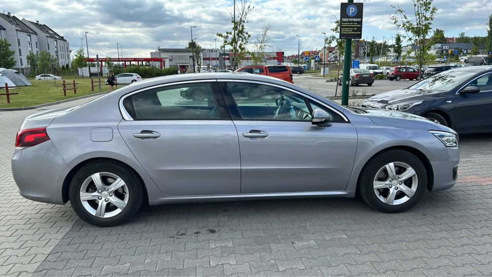 Peugeot 508 sedan