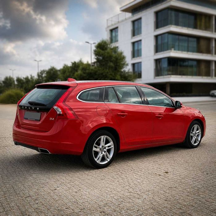 Volvo V60 2.0 D4 Summum || Poucos KMS || Excelente Oportunidade