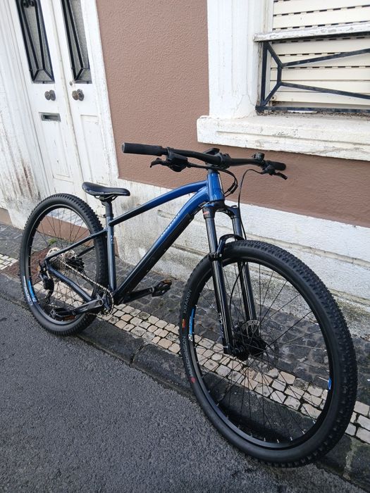 Vendo bicicleta praticamente nova, comprada há cerca de 1 mês por 700€. Muito bem estimada!  Preço: 500€. Interessados, mandem mensagem privada.
