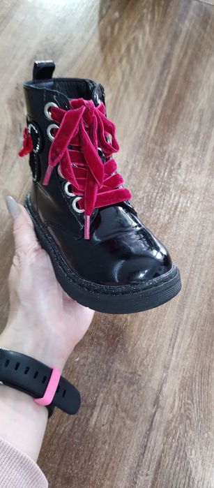 Czarne lakierowane botki Mickey&Friends rozmiar 26