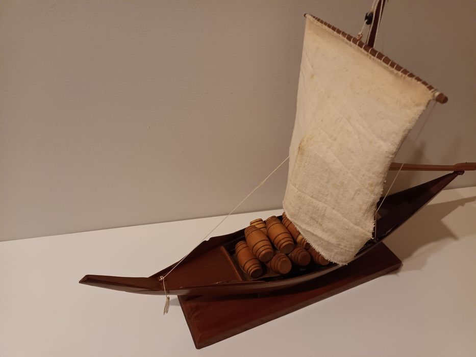 Réplica de barco Rabelo em madeira