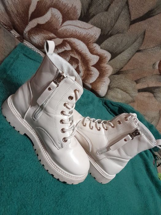 Продам ботіночки для дівчинки