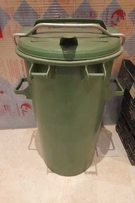 Balde de Lixo (de Rua)