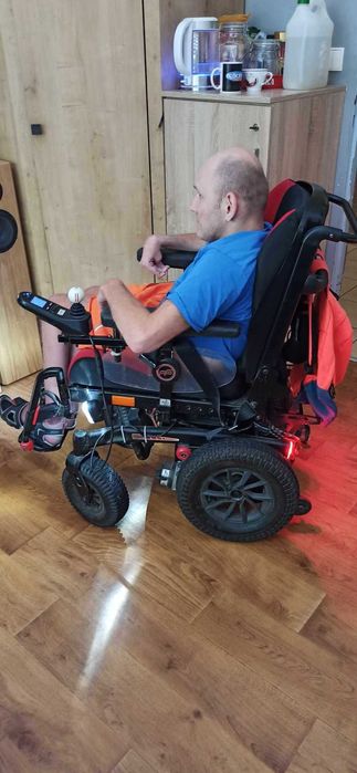 iChair Mc2 RS. Wózek elektryczny 13,5 km/h – okazja dla majsterkowicza