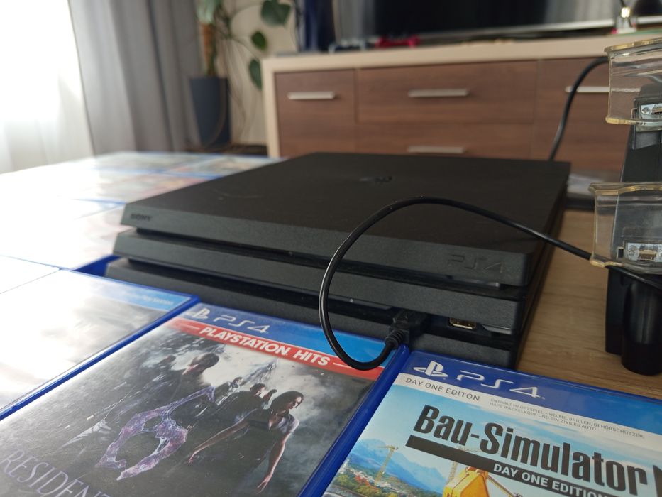 Konsola Sony PlayStation4 PRO 2 pady