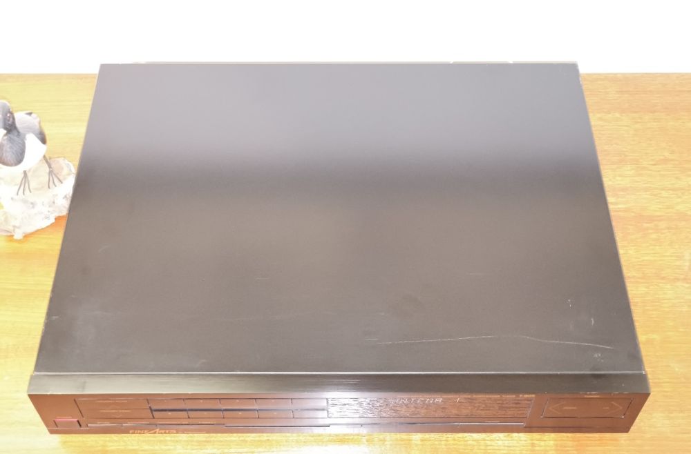 Sintonizador Grundig Fine Arts T-905