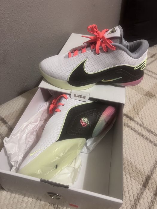 Nike Lebron XXII novos na caixa