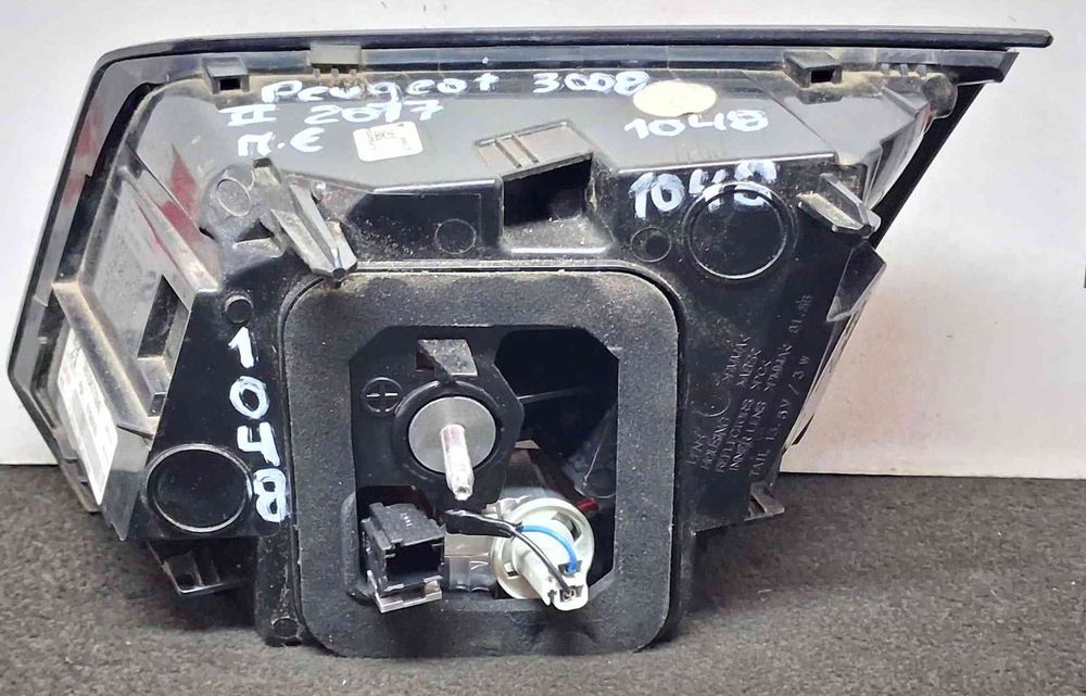 Farolim da Mala Esquerdo 9810477880 - PEUGEOT 3008 II SUV