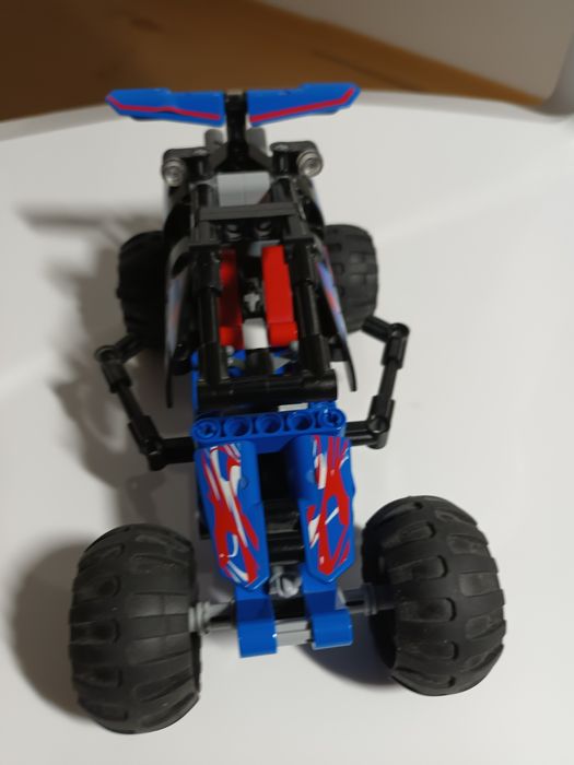 Lego Technic 42010 Samochód off-road racer.
