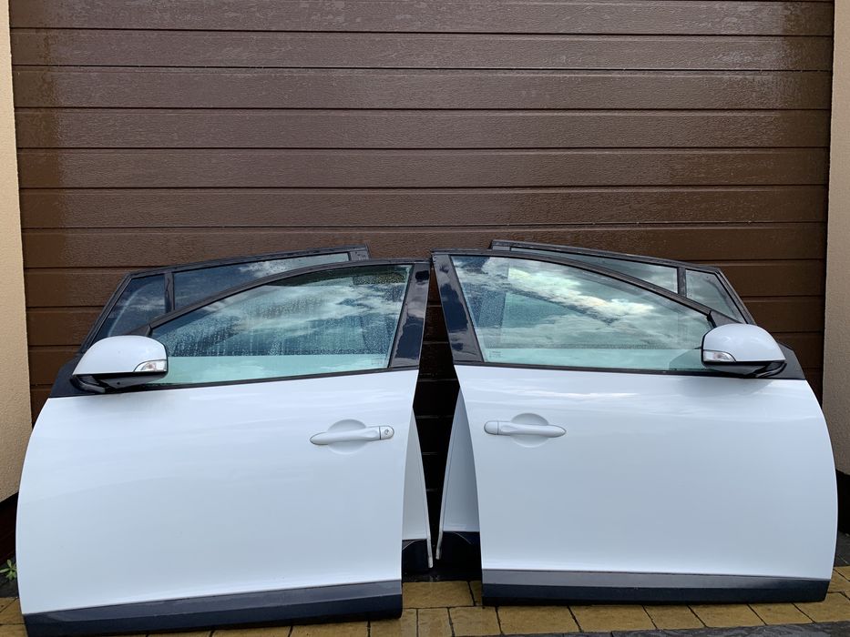 Двери передние задние Рено Мегане-3. Renault Megane Рено Сценик 3