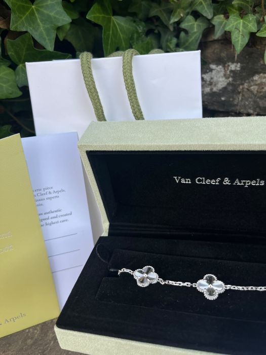 Van Cleef and Arpels pulseira