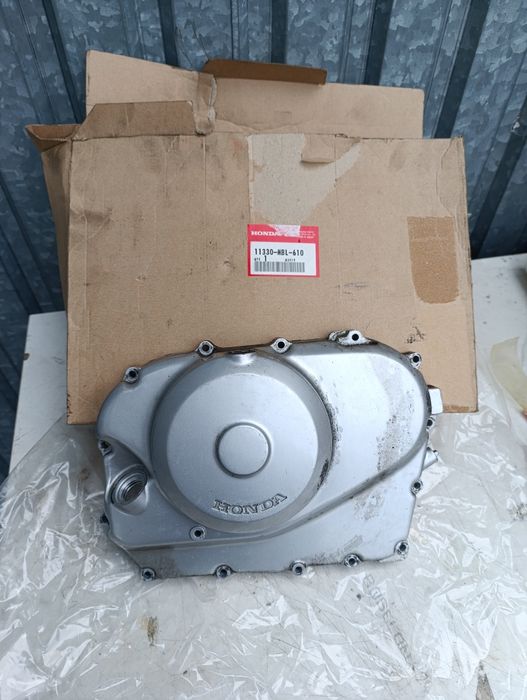 Dekiel Kapa Silnik Prawa Honda Deauville 650