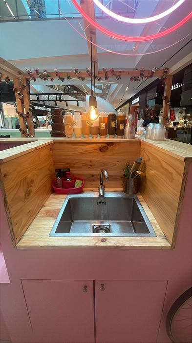 Vende-se Quiosque Comercial Premium | 3,50 m x 1,50 m | vitrine refrigerada 580 L