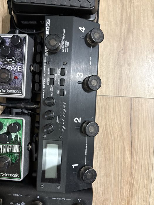 Pedalboard Tonex, Boss MS-3, Dunlop volume mini, EHX OD Glove