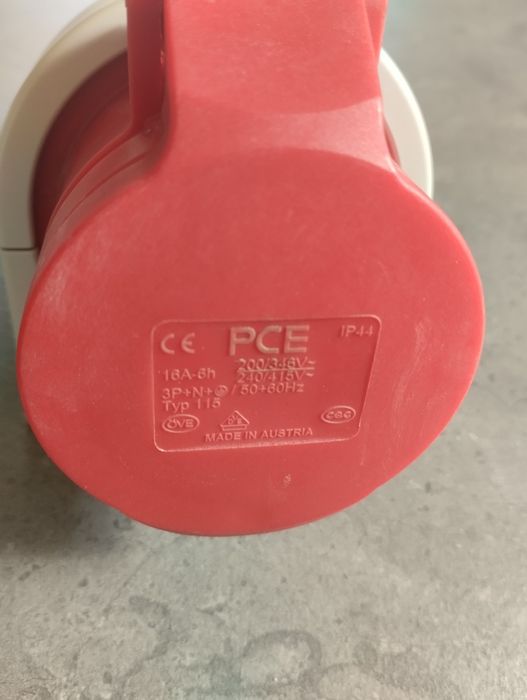 Gniazdo 3 fazowe 16A 400V