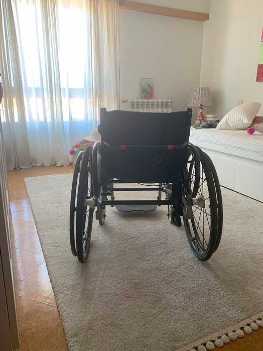 Cadeira de Rodas LifeStand LSA Helium - LEVANTA-TE COM ESTA CADEIRA