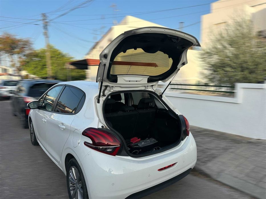 Peugeot 208 1.2 PureTech • 82cv • Nacional • Histórico completo