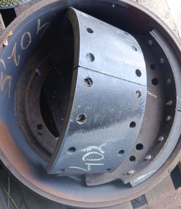 Продам барабаний  комплект  тормозів Камаз