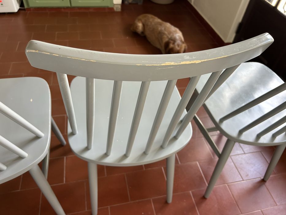 Cadeiras de sala de jantar cinzentas