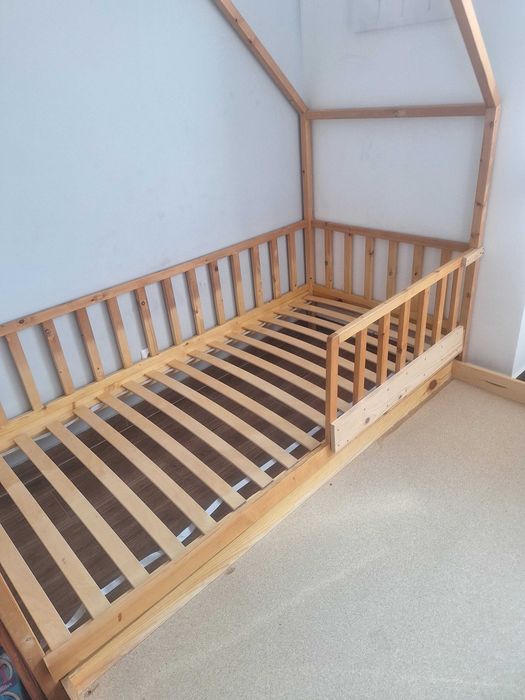 Cama de solteiro em madeira natural tipo casinha – 90x190 cm