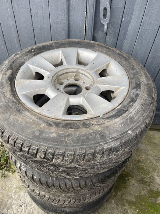 Комплет дисків з резиною до бмв