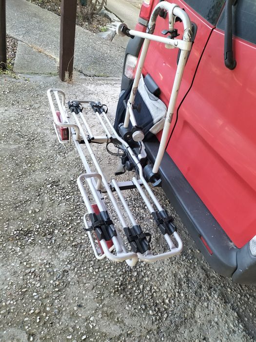 Bagażnik na hak holowniczy na 3 rowery