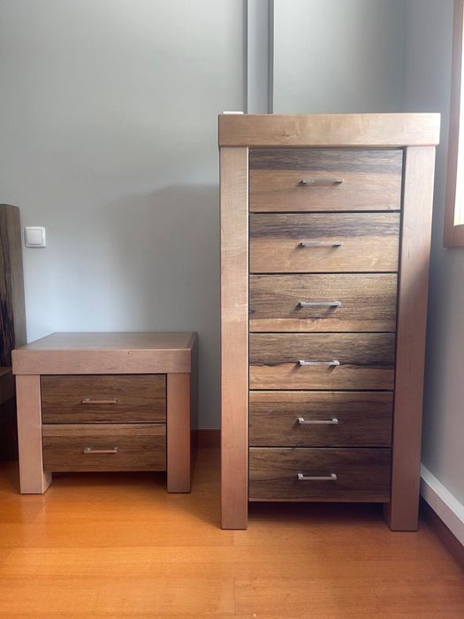 Quarto Completo Casal Moderno Alemão | Cama + Colchão + 2 Mesas + Camiseiro + Espelho