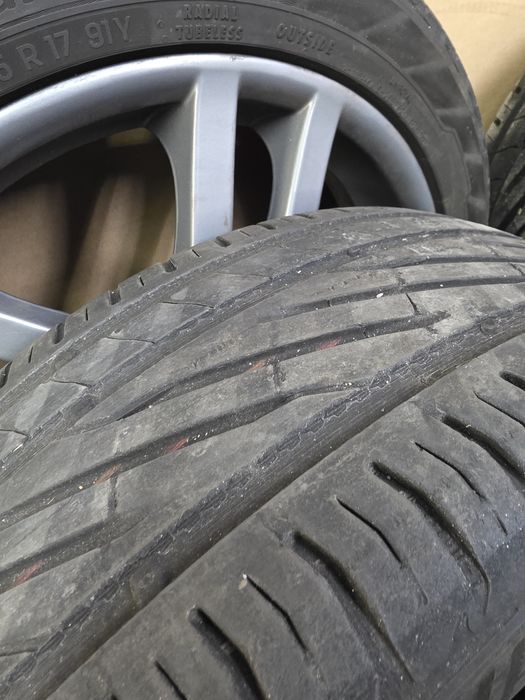 Pneus 225/45/17 Uniroyal