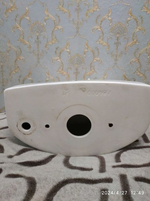 продам  бачок смывной