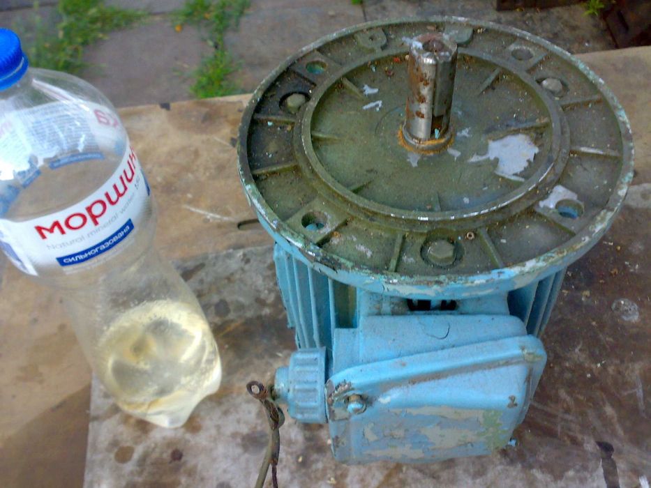 Электродвигатель 1.5-900 об мин.4АМ 90 ЛС.