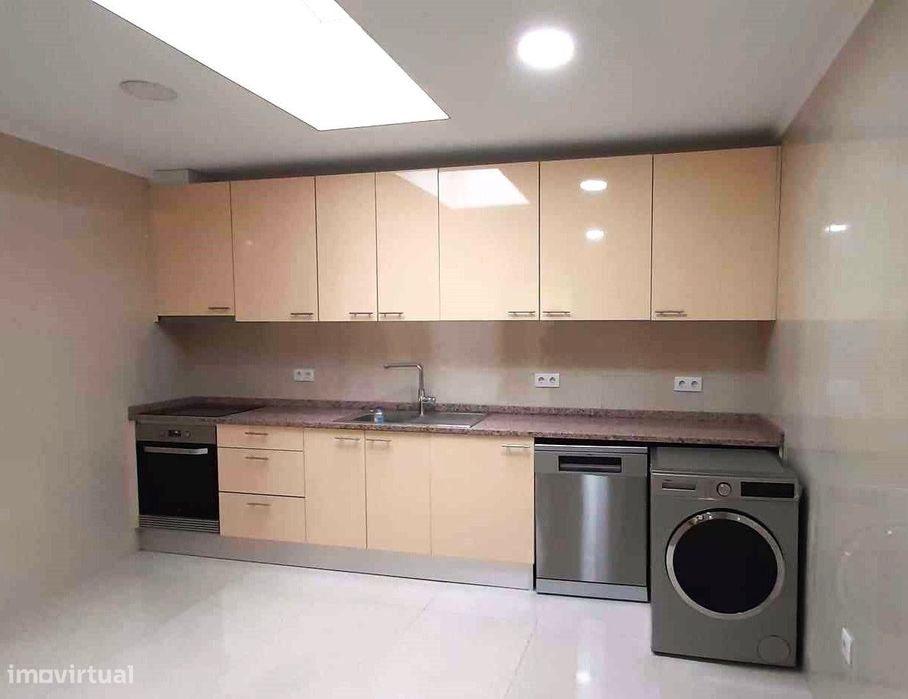 Fully renovated 3-bedroom house - Campanhã (Dragão)