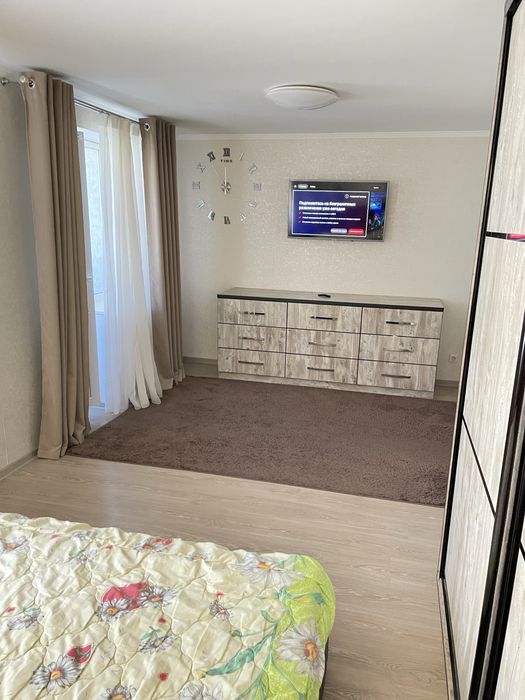 Продається затишна квартира з гаражом та підвалом,Центр міста