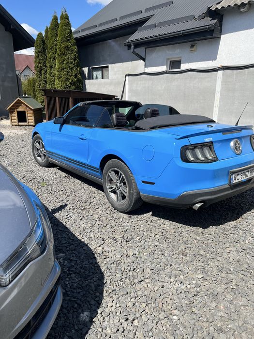 Продам Ford Мустанг кабріолет 3 ,7