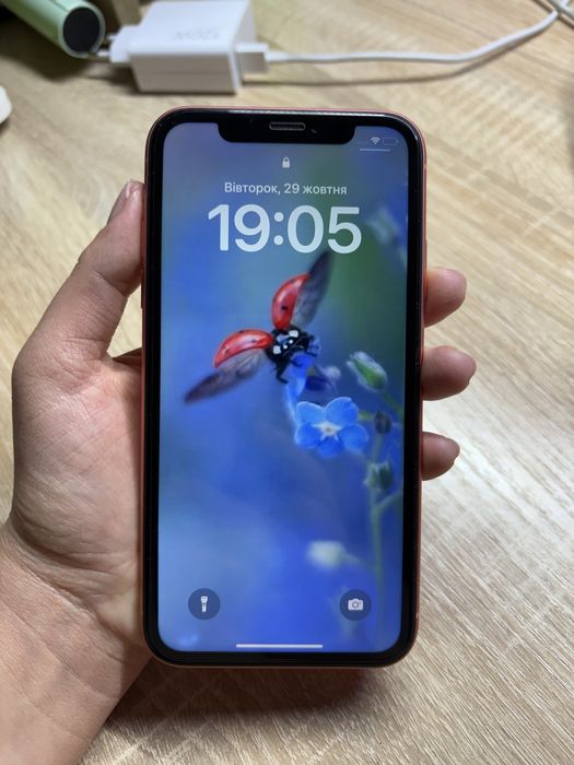 Продам iPhone XR 128