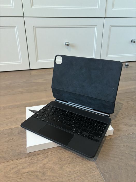 Apple Magic Keyboard do Ipad Air 11 cali