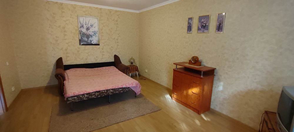 Здам 1 кВ на Грушевського