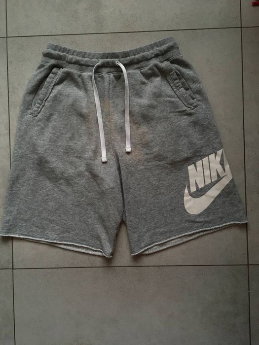 Шорти найк сірі оригінал. Шорты найк серые оригинал.