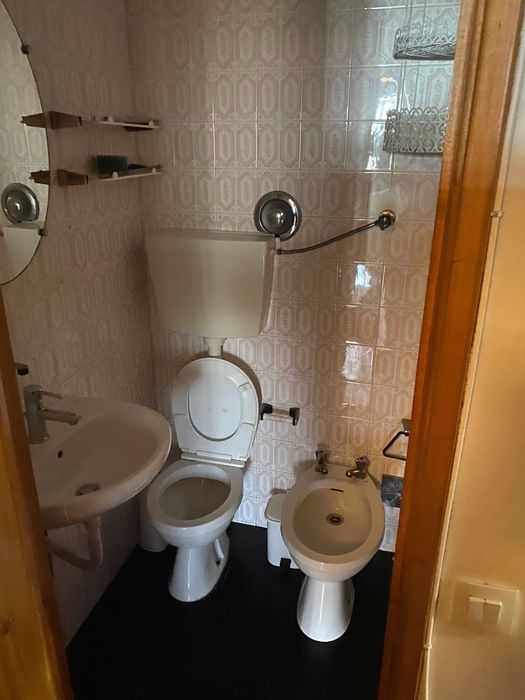 Alugo quarto individual mobilado junto ao Colombo