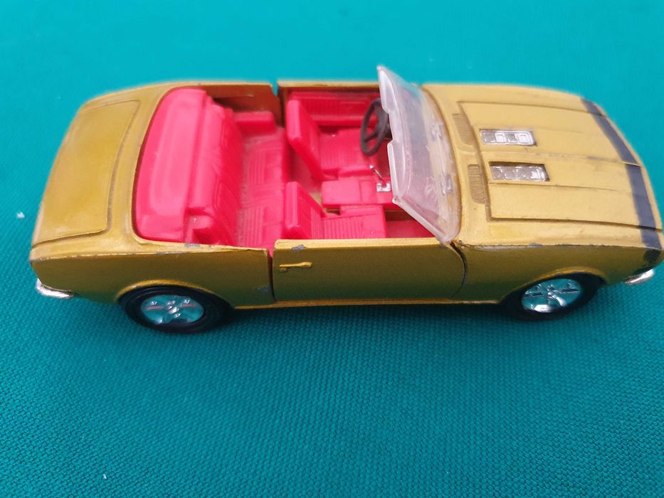 Chevrolet Camaro SS cabriolet 1:43 - CORGI TOYS - Anos 60 - England