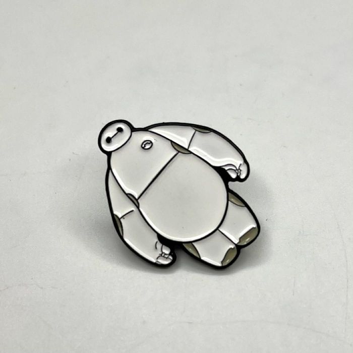 Przypinka pin broszka bajka baymaxem metalowy