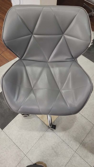 Krzesło kosmetyczne