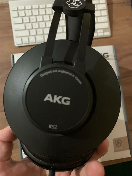 Студійні навушники AKG K52