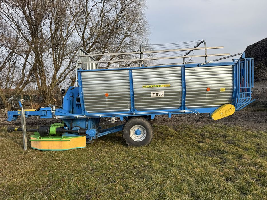 Przyczepa samozbierajaca T635