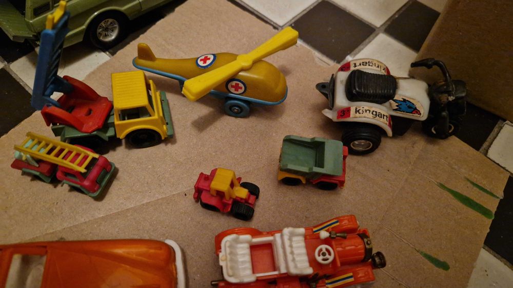 Samochodziki, kolekcja PRL (Estetyka) i lata '90