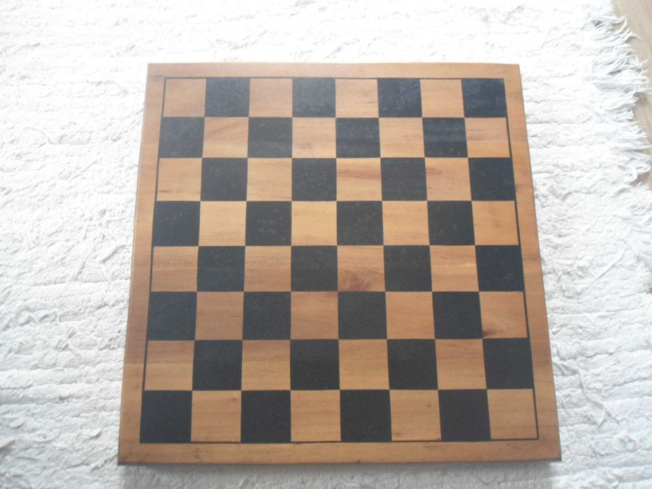 Tabuleiro para damas, xadrez e gamão em madeira