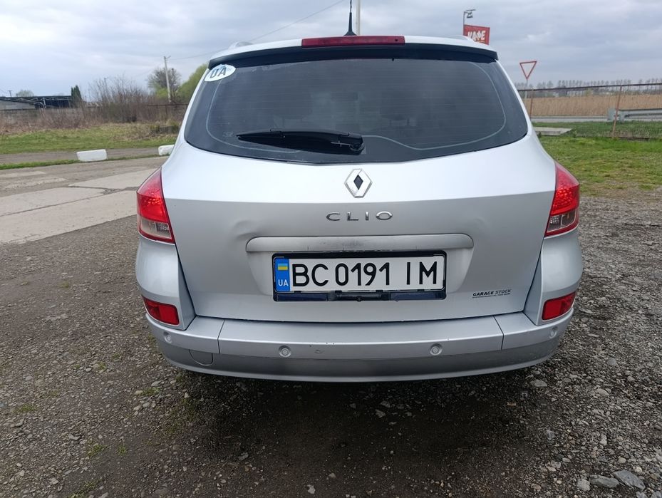 Продам renault clio гарний стан обслужена