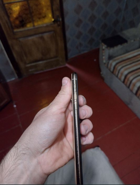 продам iphone 11 pro max 512 под востановление